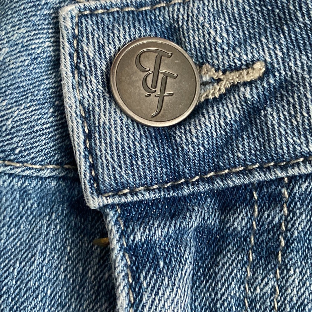 True Freedom Distressed Denim Jean Shorts Juniors Lacey Sides - Picture 2 of 7